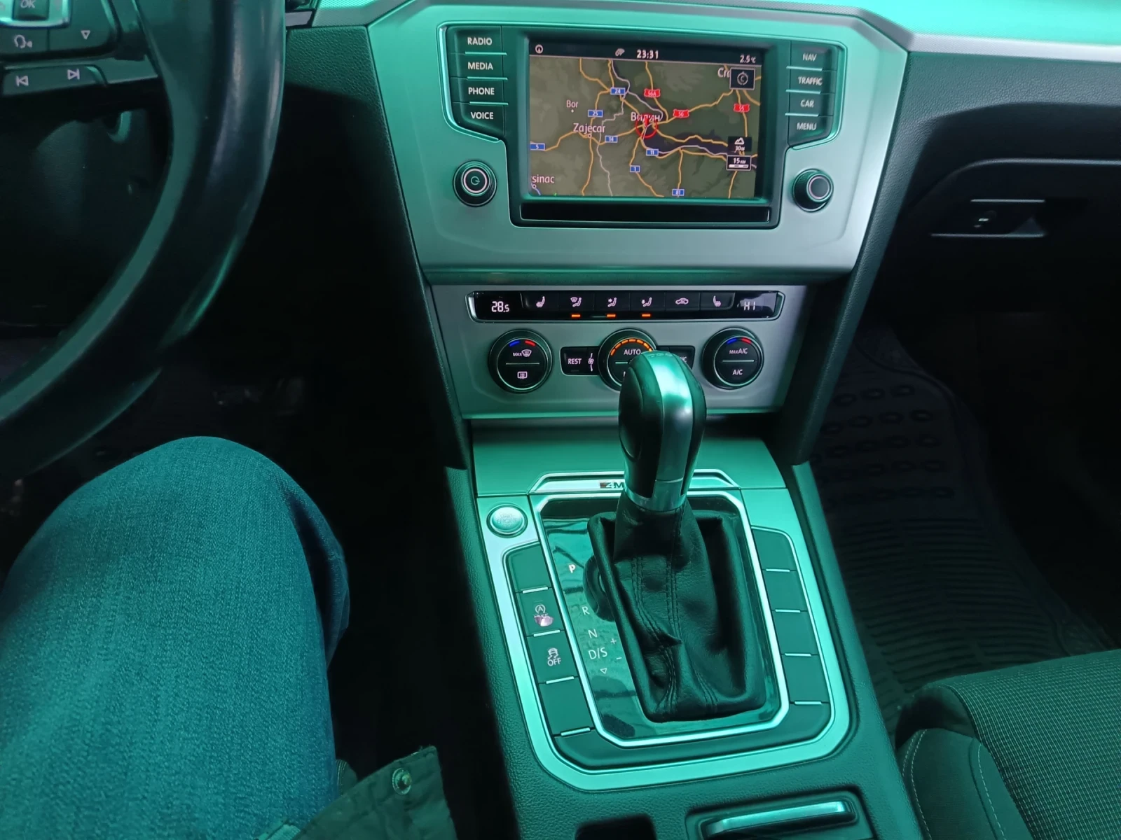 VW Passat 2.0TDI-4x4-�����.-190�� | Mobile.bg � ����������� 13