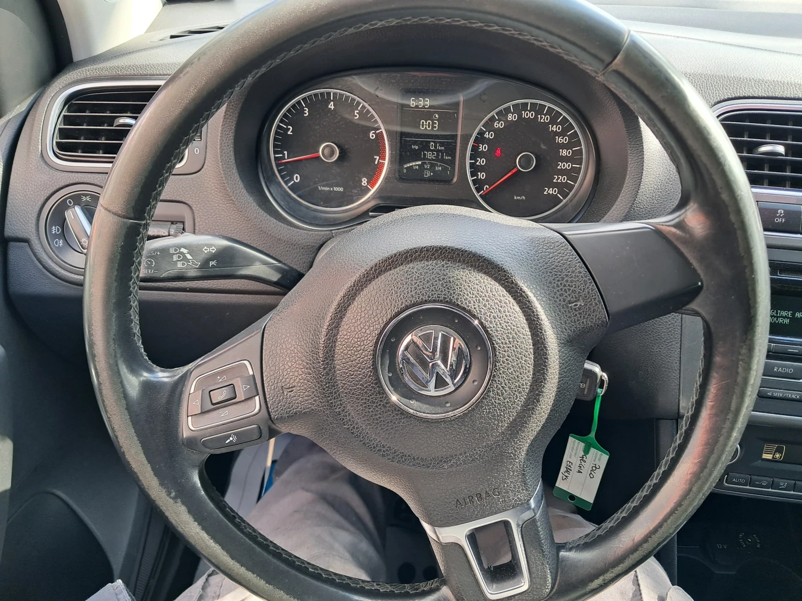 VW Polo 1.4бензин 86кс клима., снимка 13 - Автомобили и джипове - 54151746