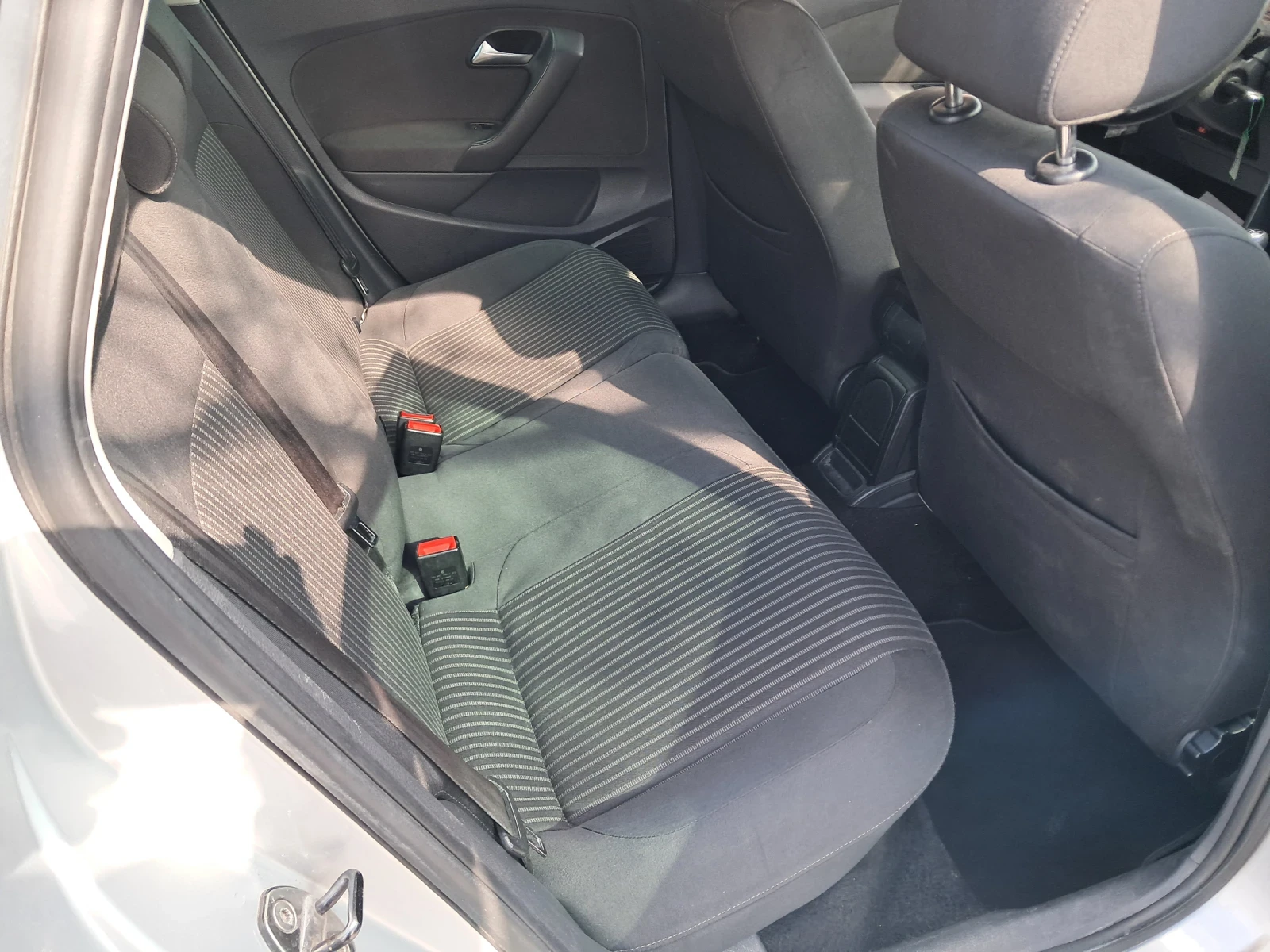 VW Polo 1.4бензин 86кс клима., снимка 7 - Автомобили и джипове - 54151746