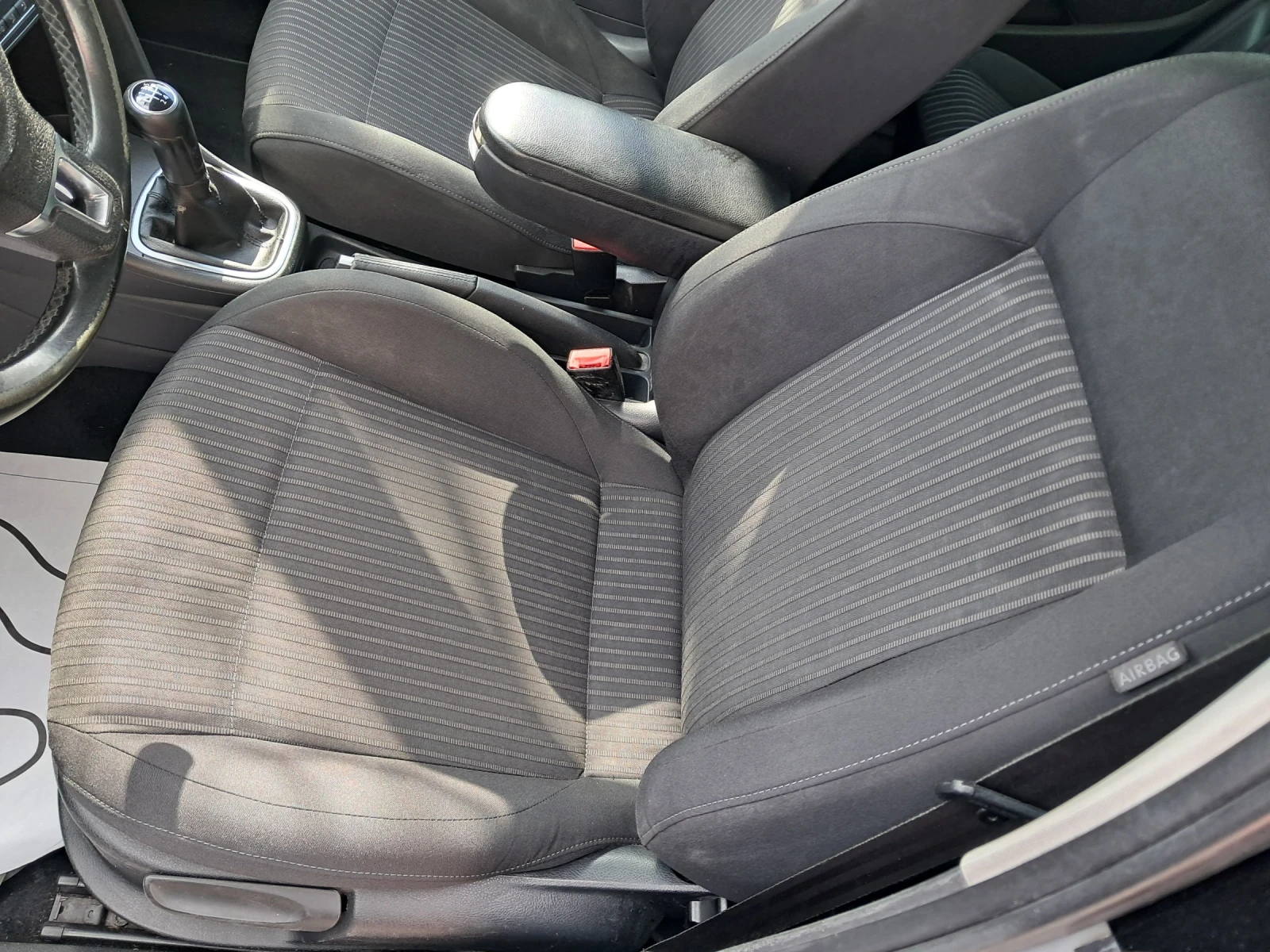 VW Polo 1.4бензин 86кс клима., снимка 9 - Автомобили и джипове - 54151746