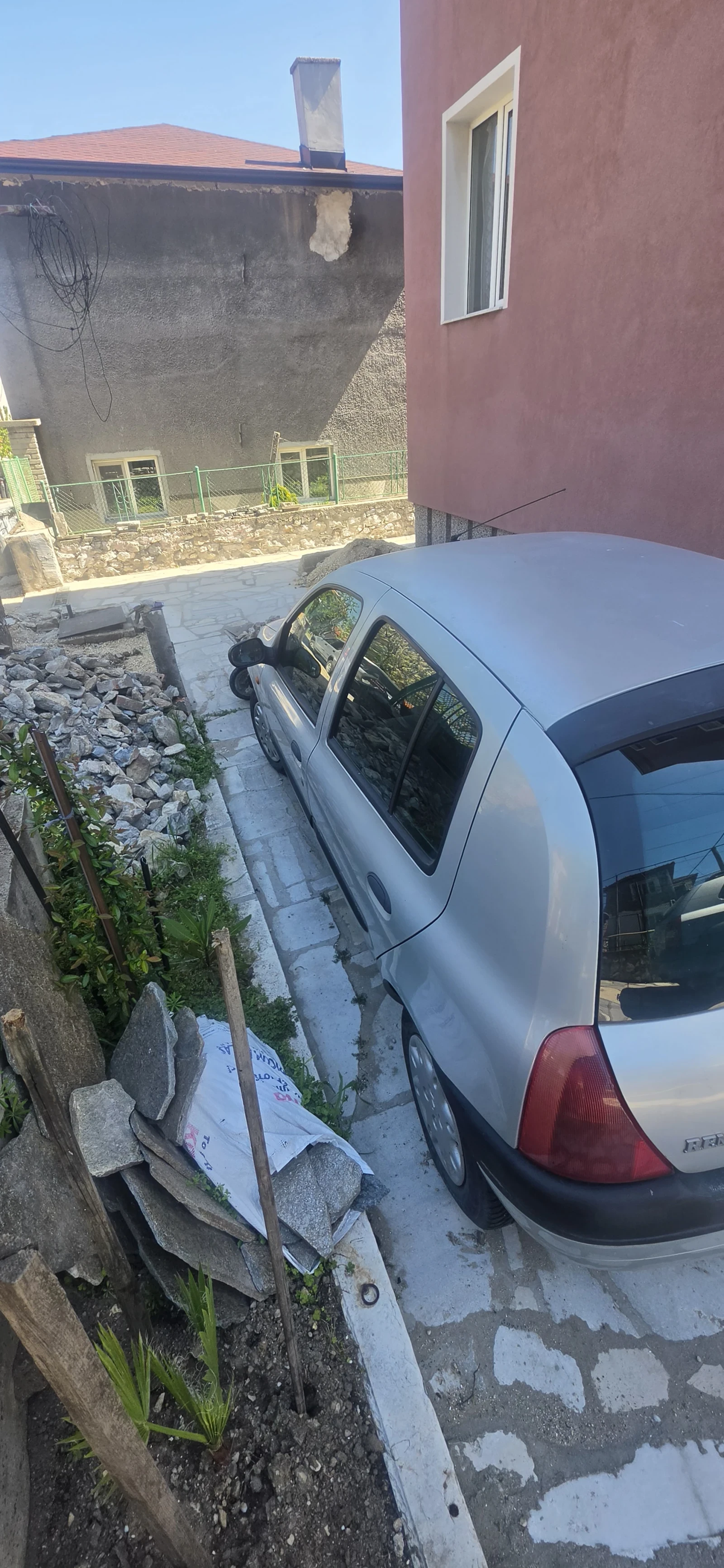 Renault Clio, снимка 3 - Автомобили и джипове - 54346849