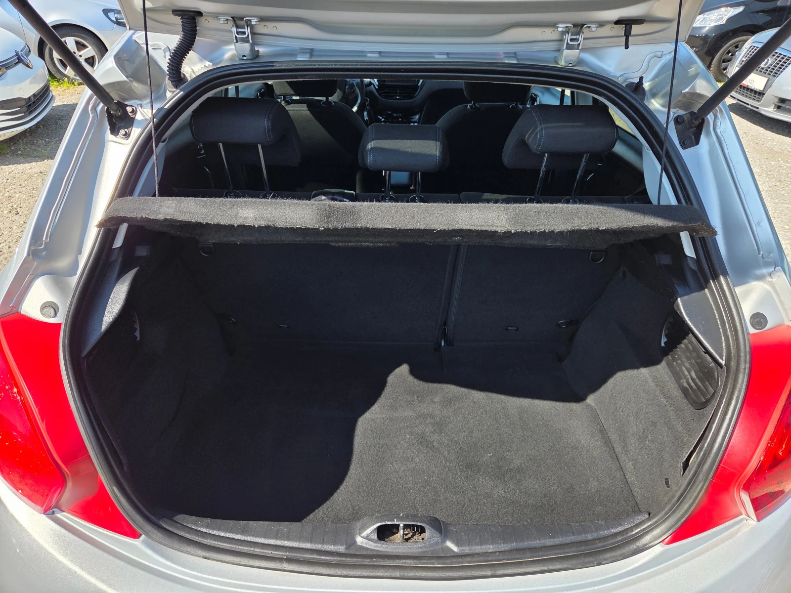 Peugeot 208 1.6HDI, снимка 14 - Автомобили и джипове - 54844086