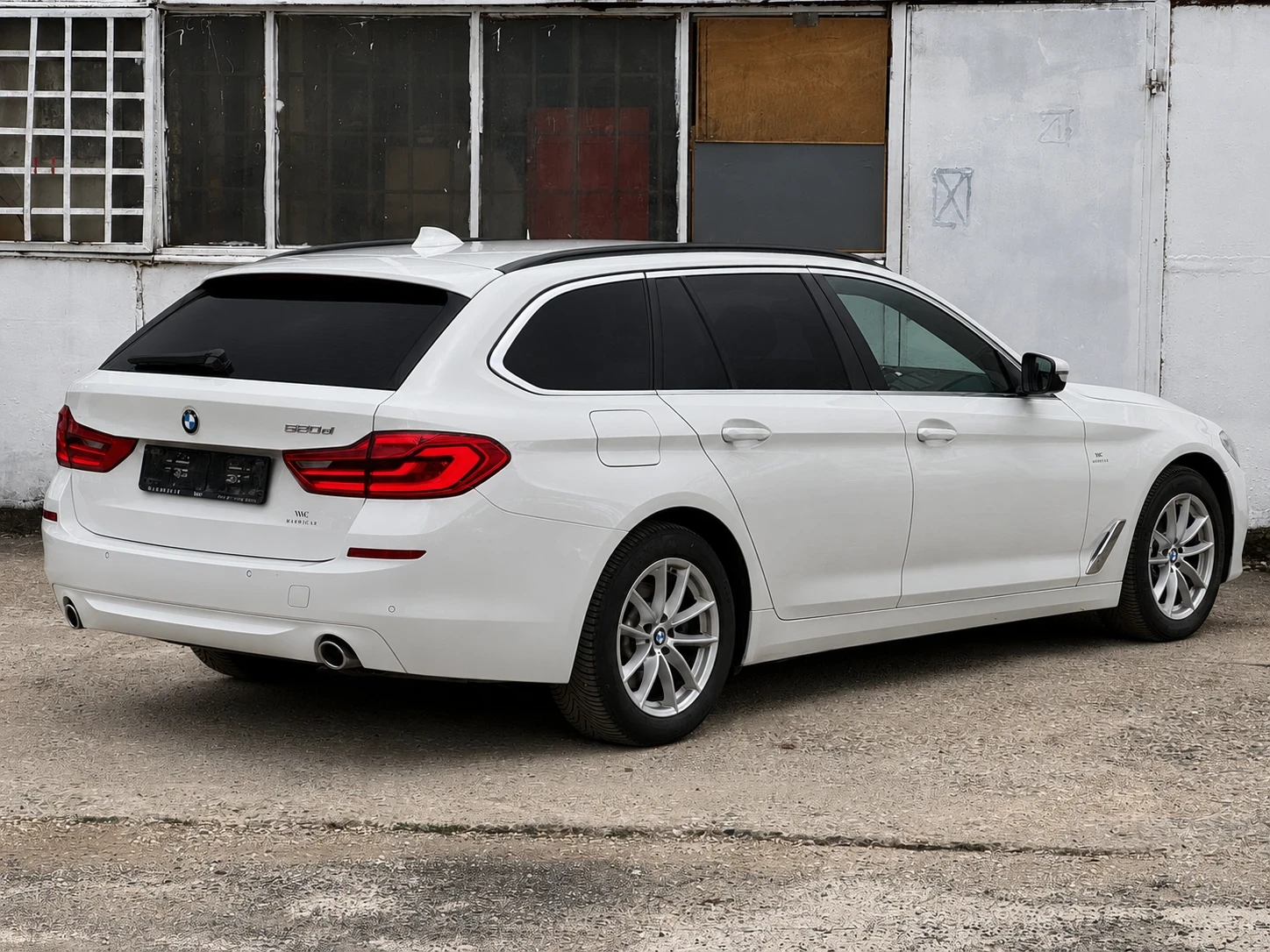 BMW 520, снимка 4 - Автомобили и джипове - 54987016