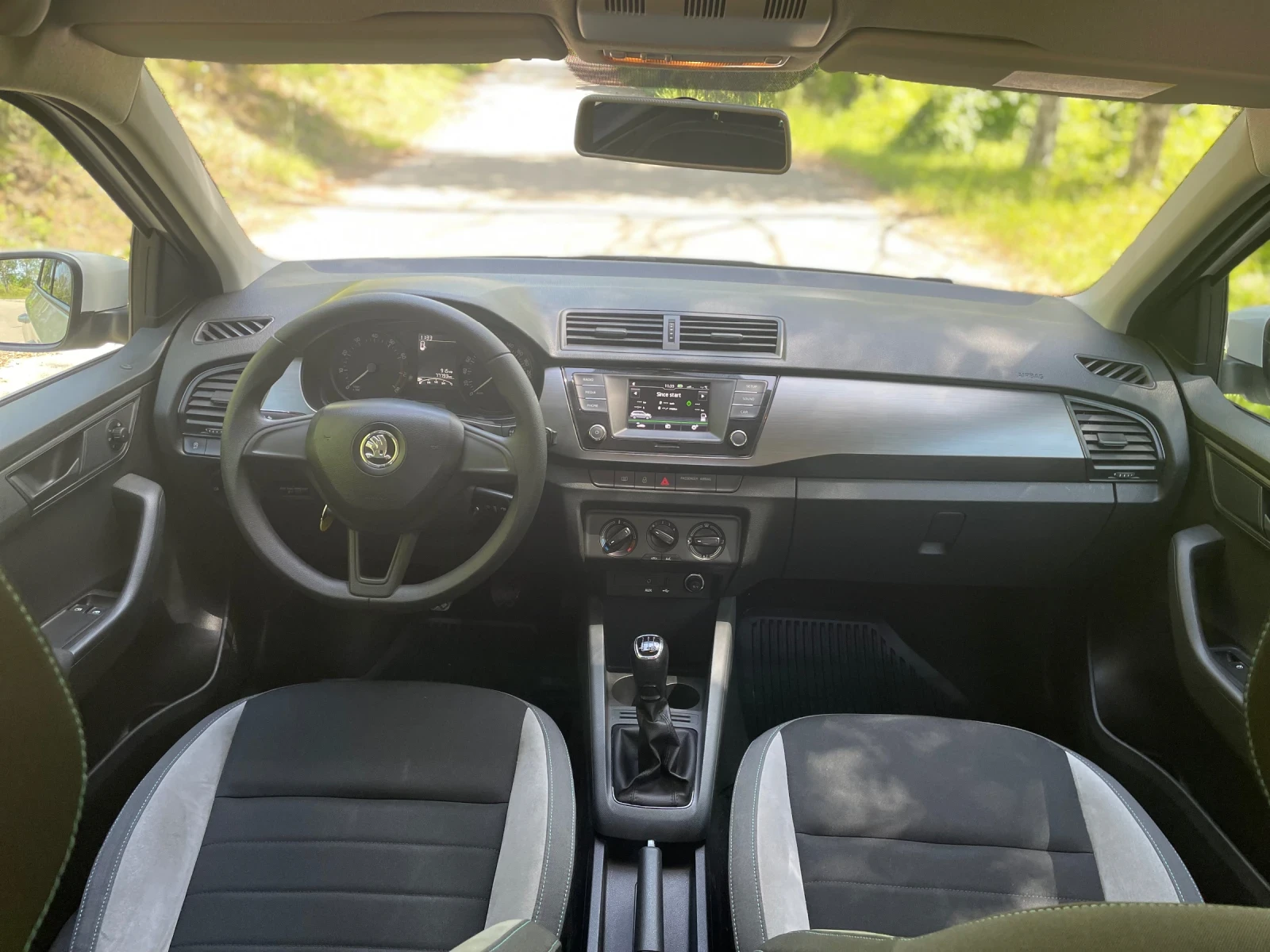 Skoda Fabia 1.0 МРI 77000 km, снимка 11 - Автомобили и джипове - 55086523