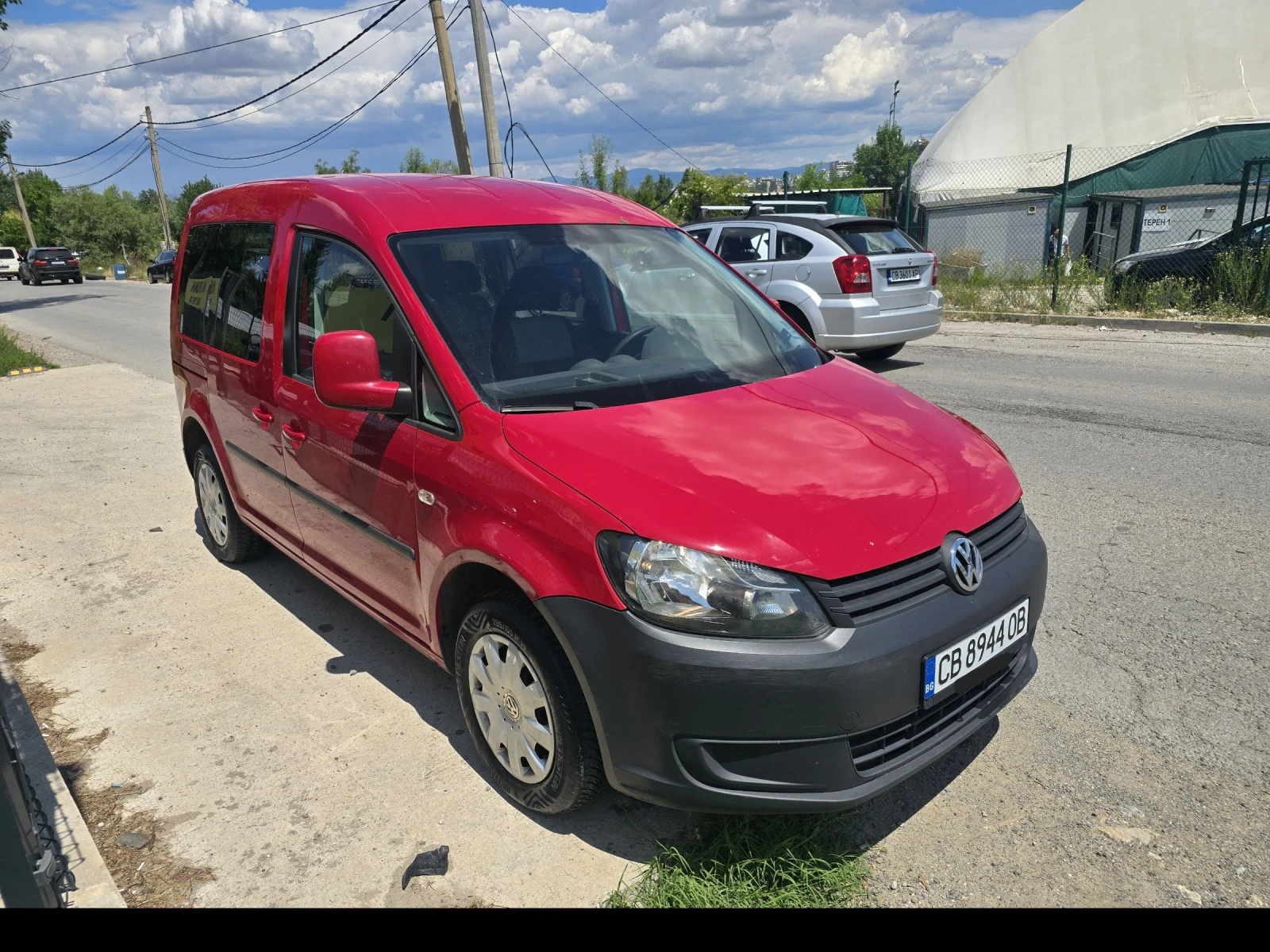 VW Caddy 1.6TDI/НАПЪЛНО ОБСЛУЖЕНА/ПЪТНИЧЕСКА, снимка 3 - Автомобили и джипове - 55188457