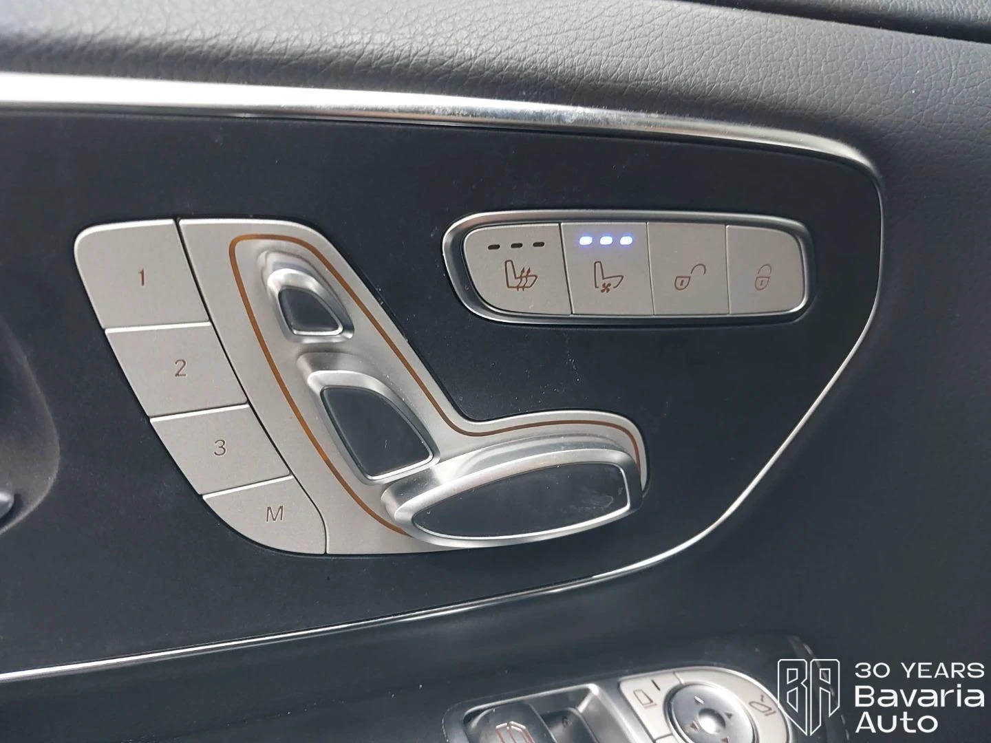 Mercedes-Benz V 300 d Lang 4MATIC 9G TRONIC Exclusive Edition, снимка 16 - Автомобили и джипове - 55648506