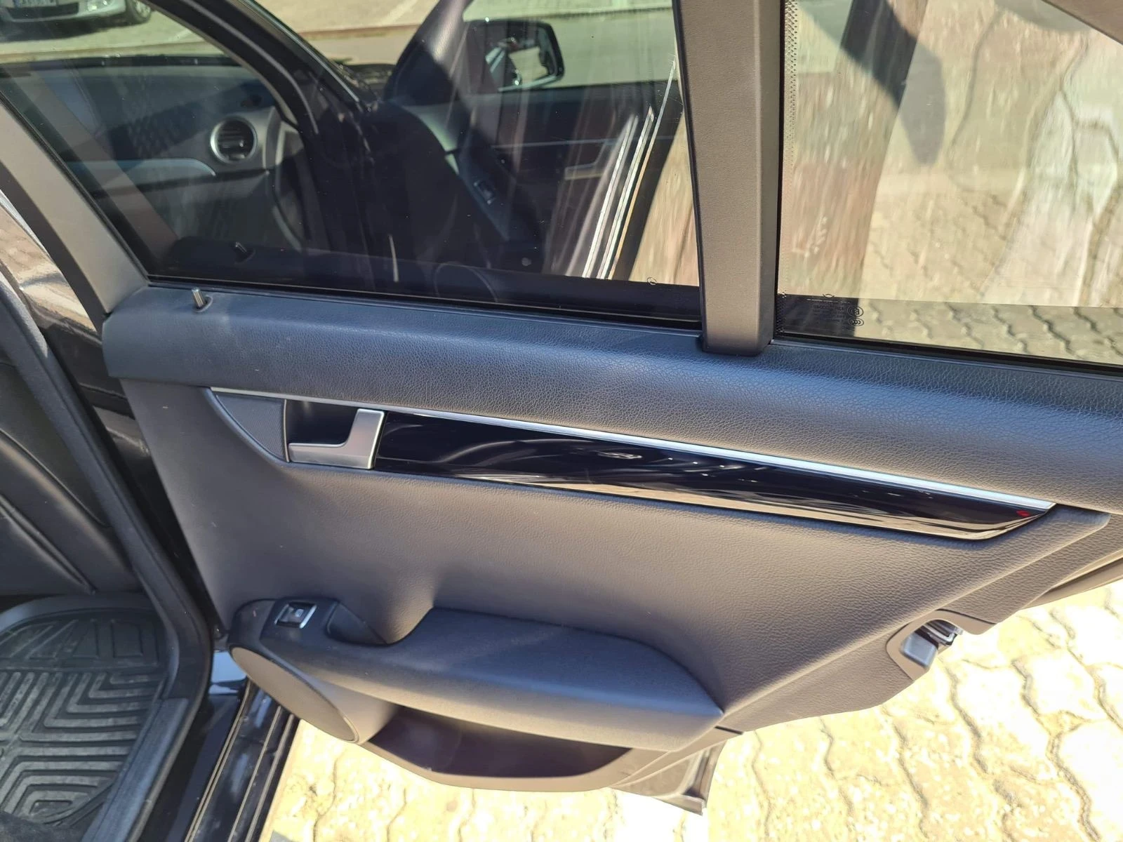 Mercedes-Benz C 220, снимка 7 - Автомобили и джипове - 55802094