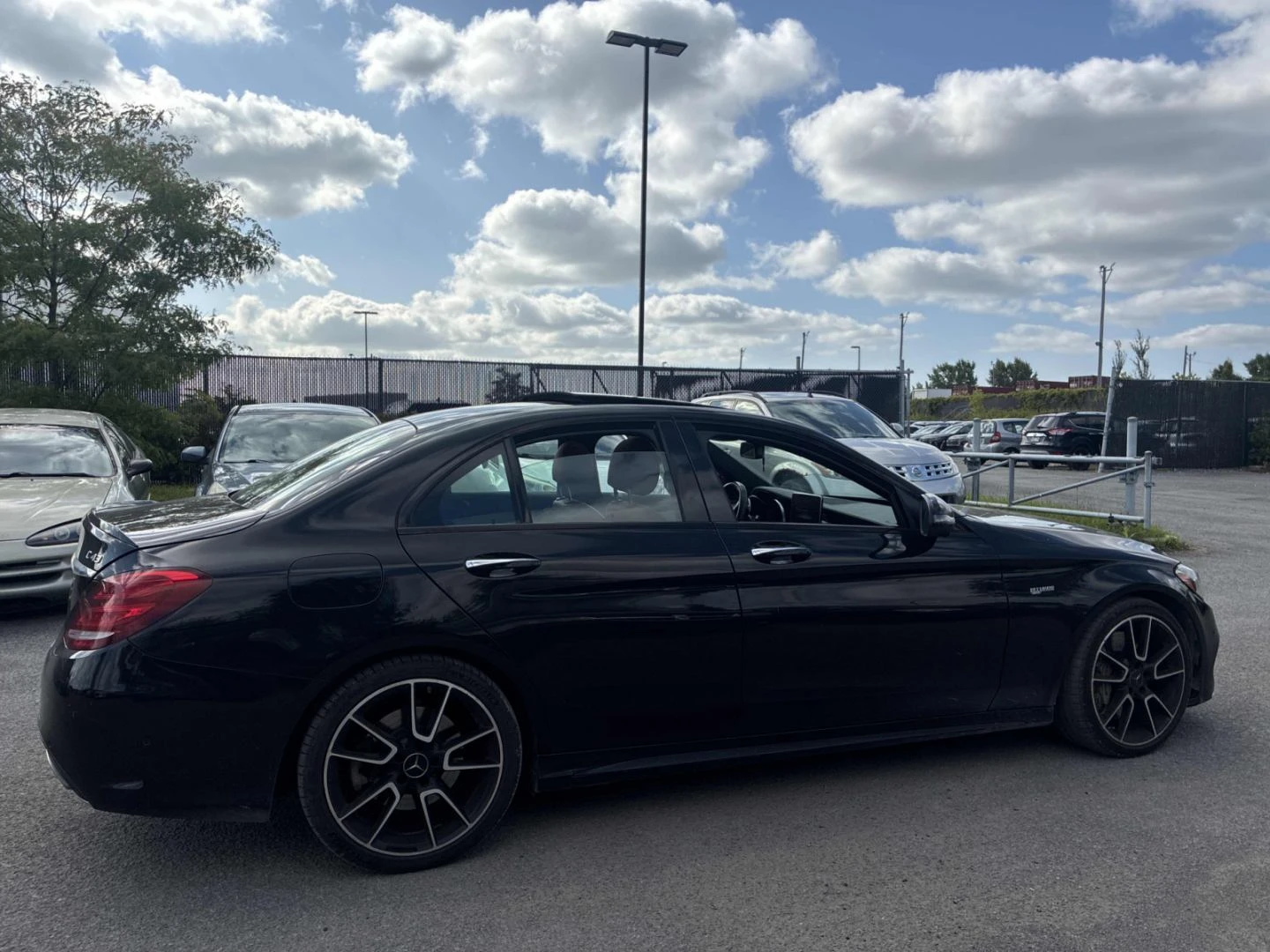 Mercedes-Benz C 43 AMG Distr* Burmester* 360* Карбон, снимка 3 - Автомобили и джипове - 56036856