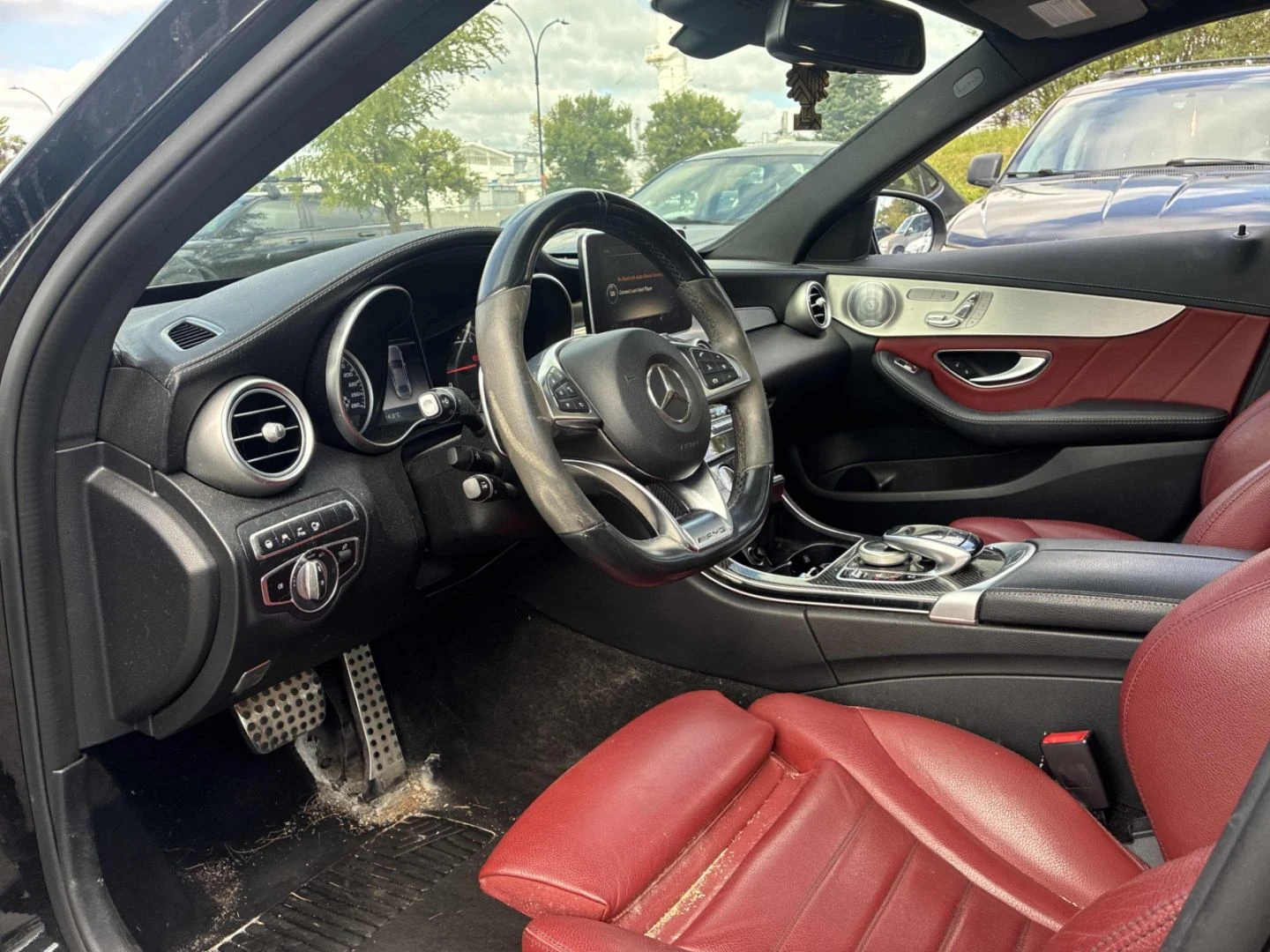 Mercedes-Benz C 43 AMG Distr* Burmester* 360* Карбон, снимка 8 - Автомобили и джипове - 56036856