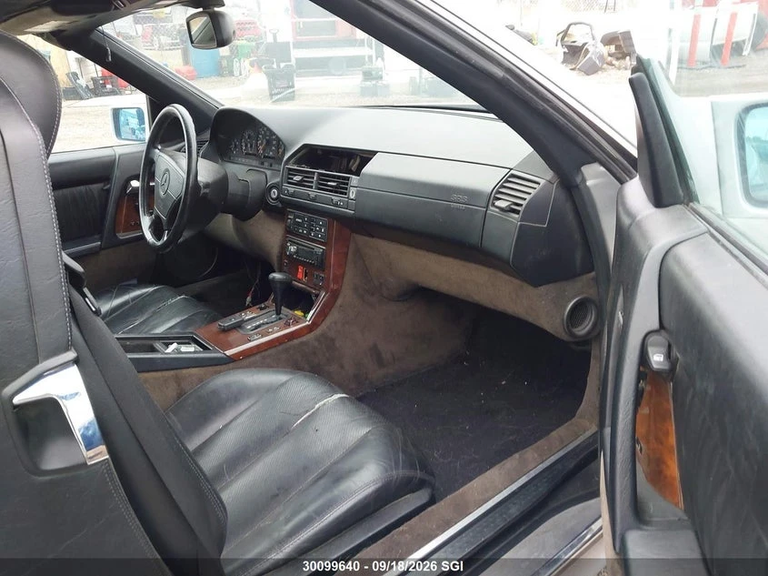 Mercedes-Benz SL 500 Автокредит Цена до България, снимка 5 - Автомобили и джипове - 56181474