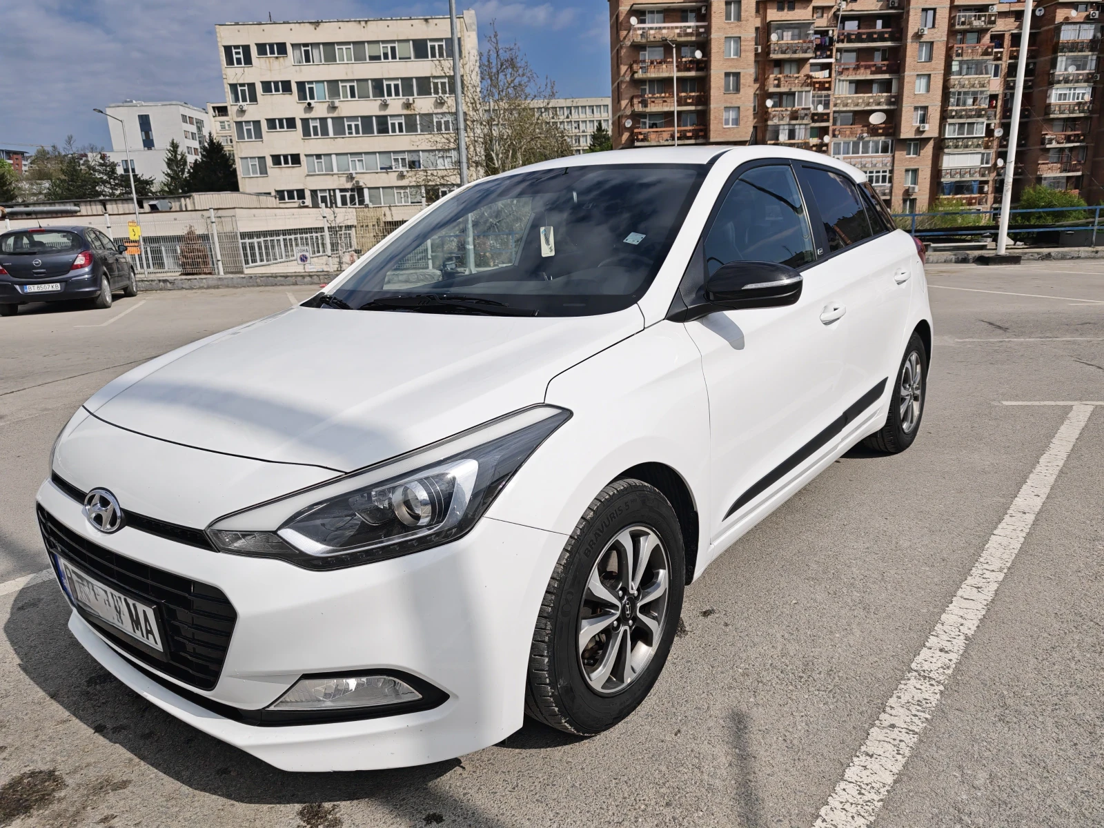 Hyundai I20 1.2 GO, снимка 8 - Автомобили и джипове - 56347427