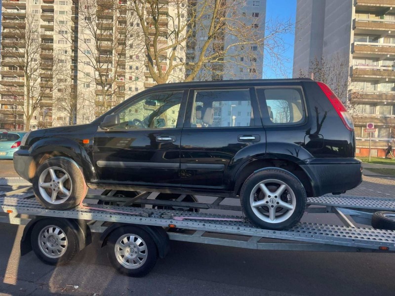 Nissan X-trail Блокирал двигател, снимка 1 - Автомобили и джипове - 46581642