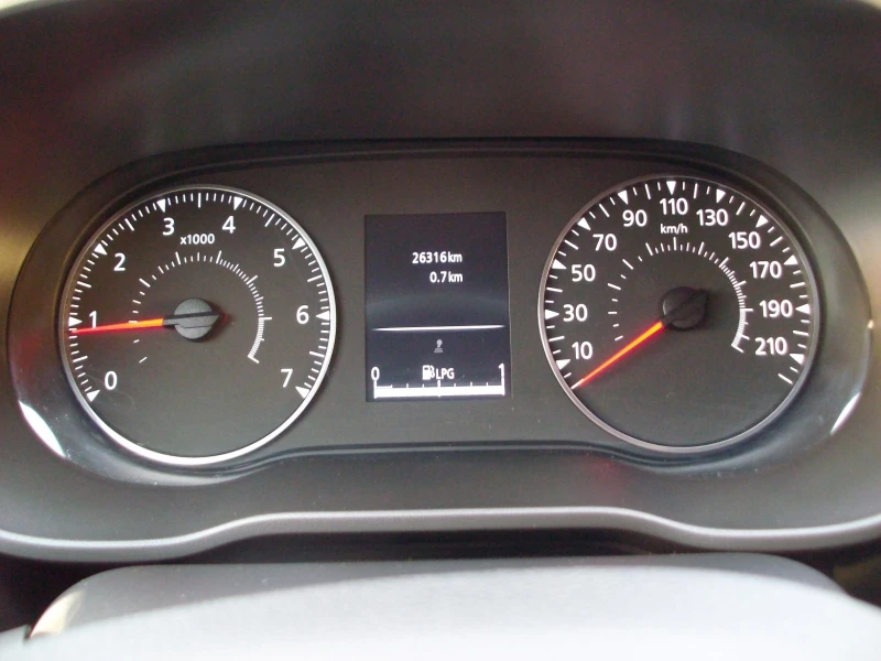 Dacia Duster 1.0 Tce LPG ГАРАНЦИЯ до 10.2027!!! Facelift !!!, снимка 7 - Автомобили и джипове - 47668753