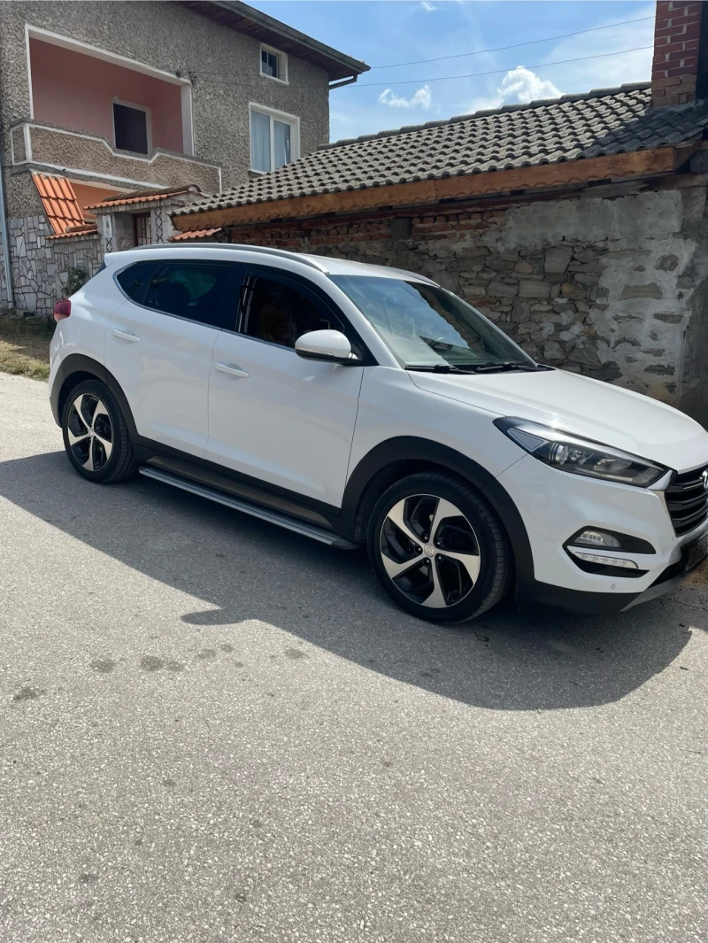 Hyundai Tucson Нави кожа 1.7 crdi , снимка 1 - Автомобили и джипове - 49281555