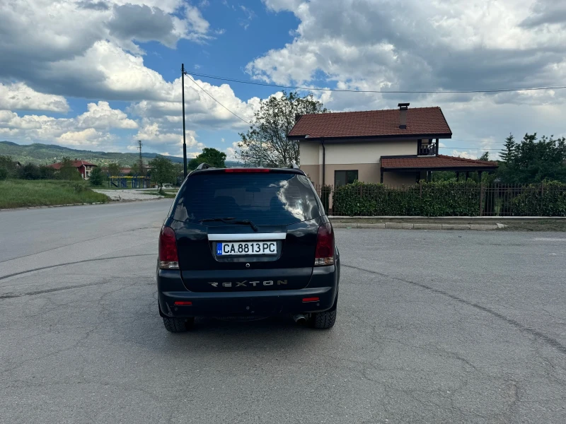 SsangYong Rexton, снимка 3 - Автомобили и джипове - 50336378