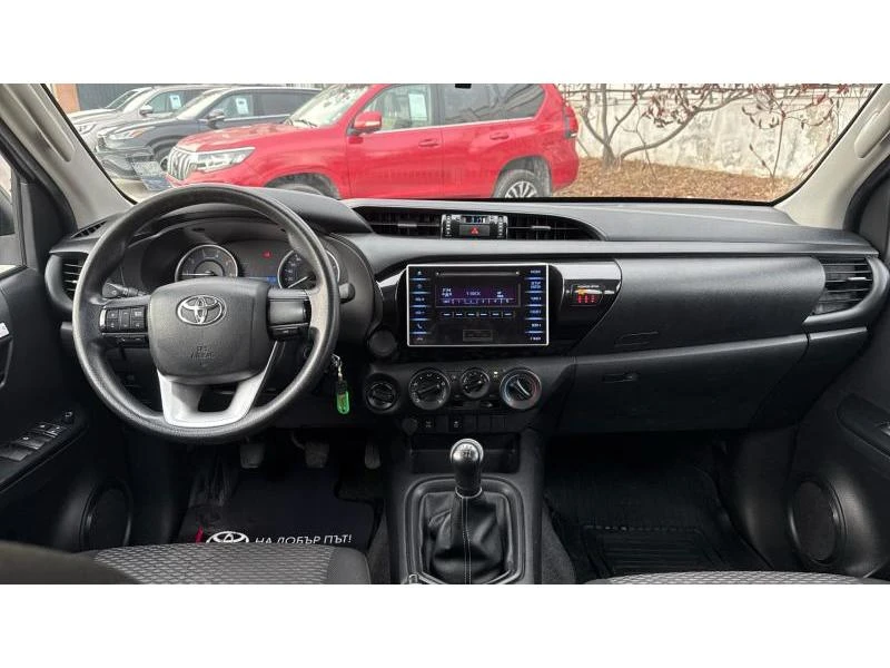 Toyota Hilux 2.4D Comfort Double Cab, снимка 8 - Автомобили и джипове - 48612731