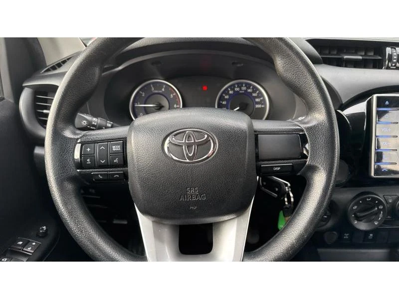 Toyota Hilux 2.4D Comfort Double Cab, снимка 13 - Автомобили и джипове - 48612731