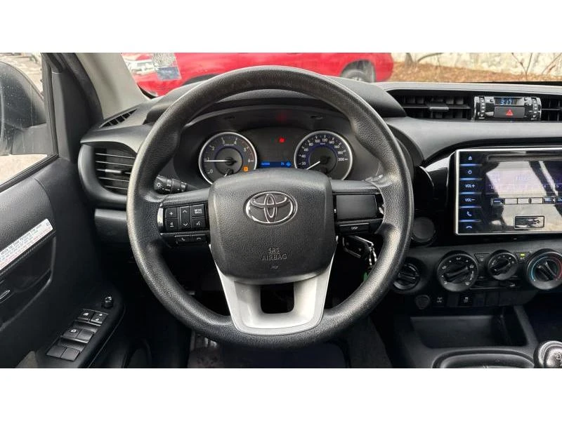 Toyota Hilux 2.4D Comfort Double Cab, снимка 9 - Автомобили и джипове - 48612731