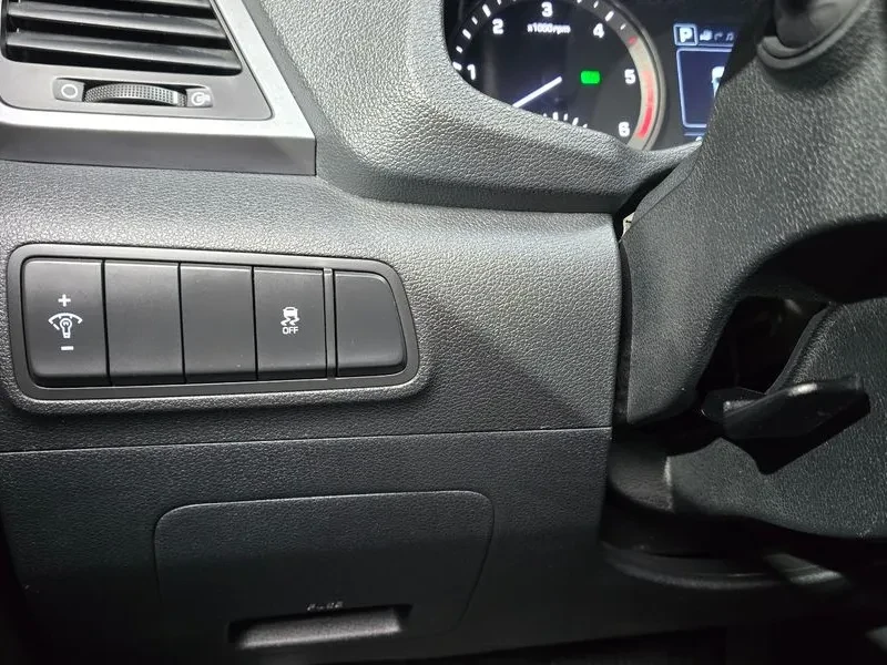 Hyundai Tucson 2.0 4Wd Modern, снимка 16 - Автомобили и джипове - 53364769