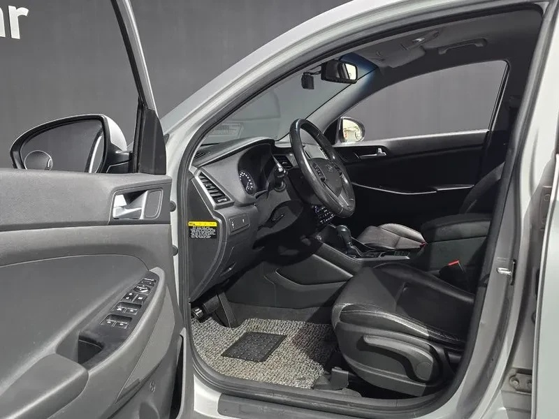 Hyundai Tucson 2.0 4Wd Modern, снимка 10 - Автомобили и джипове - 53364769