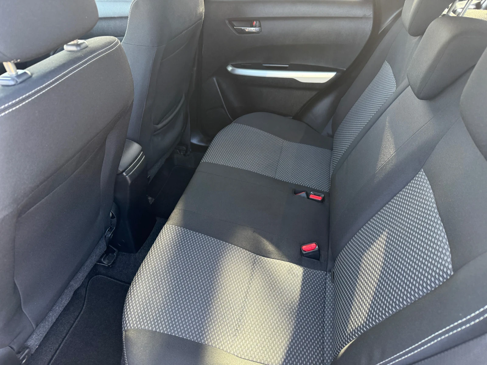 Suzuki Vitara  44 | Mobile.bg   12