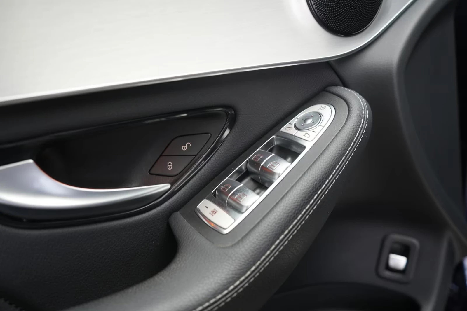 Mercedes-Benz GLC 220 d/4MATIC/194HP/AMG/9G-TRONIC/DISTR./CAM/849g | Mobile.bg � ����������� 12