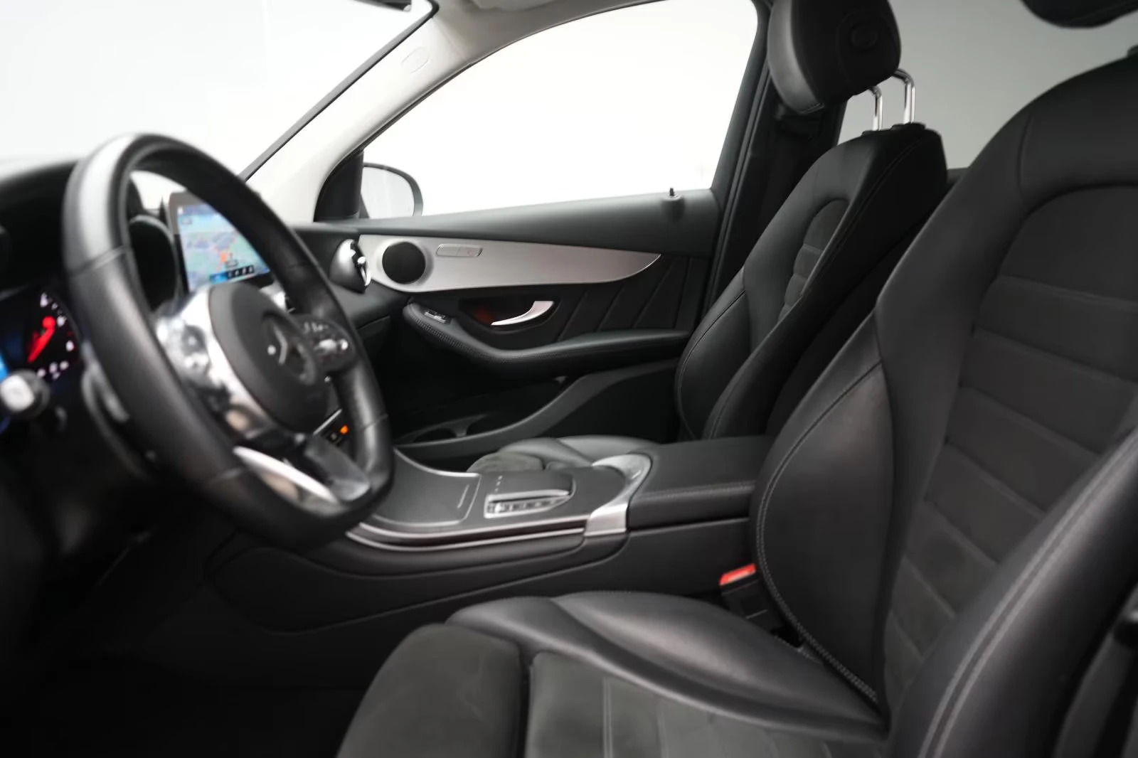 Mercedes-Benz GLC 220 d/4MATIC/194HP/AMG/9G-TRONIC/DISTR./CAM/849g - изображение 8