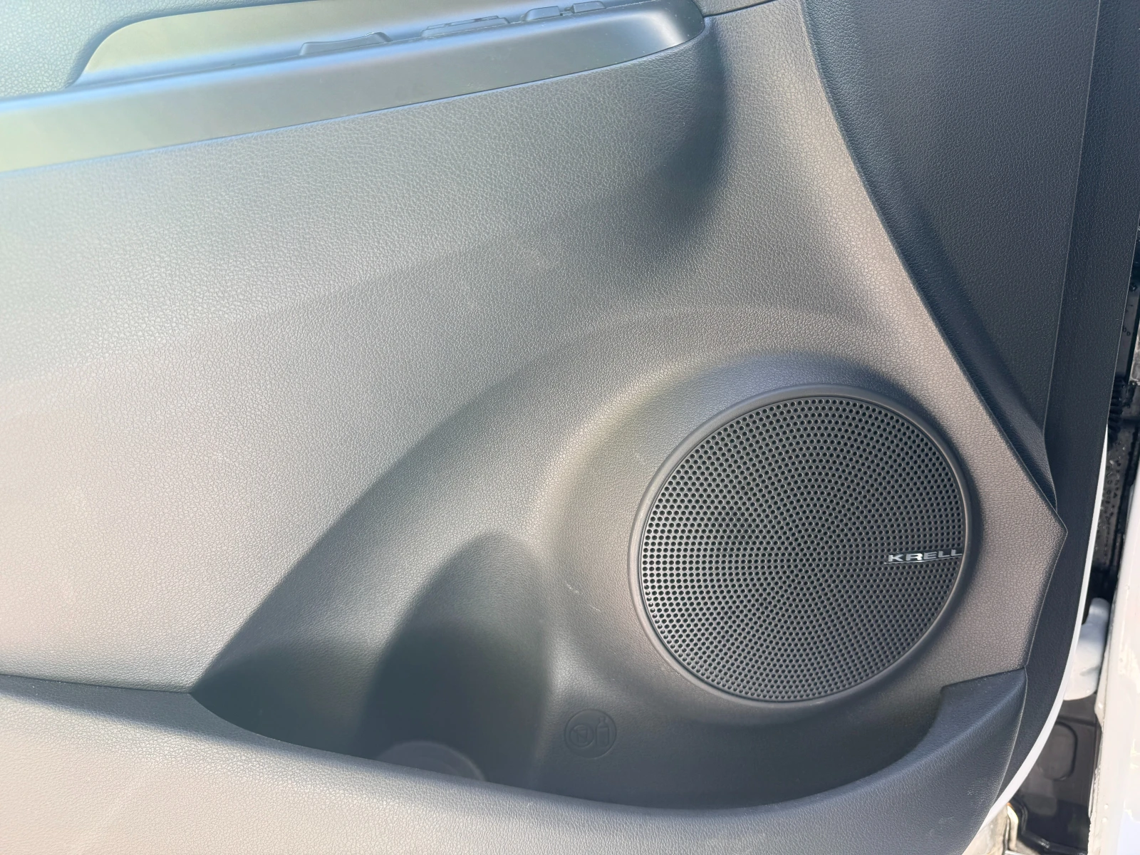 Hyundai Kona 42 kWh Trend гаранция, снимка 11 - Автомобили и джипове - 53743634