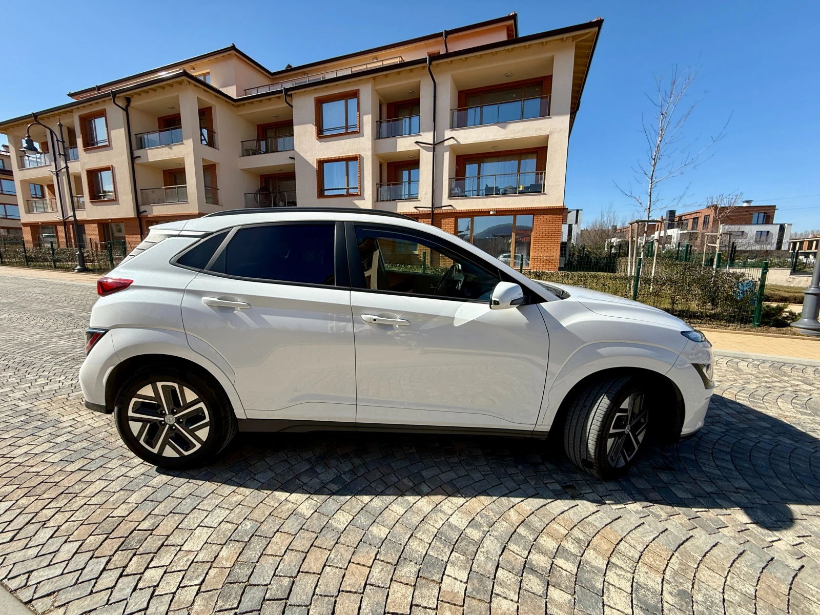 Hyundai Kona 42 kWh Trend гаранция, снимка 4 - Автомобили и джипове - 53743634