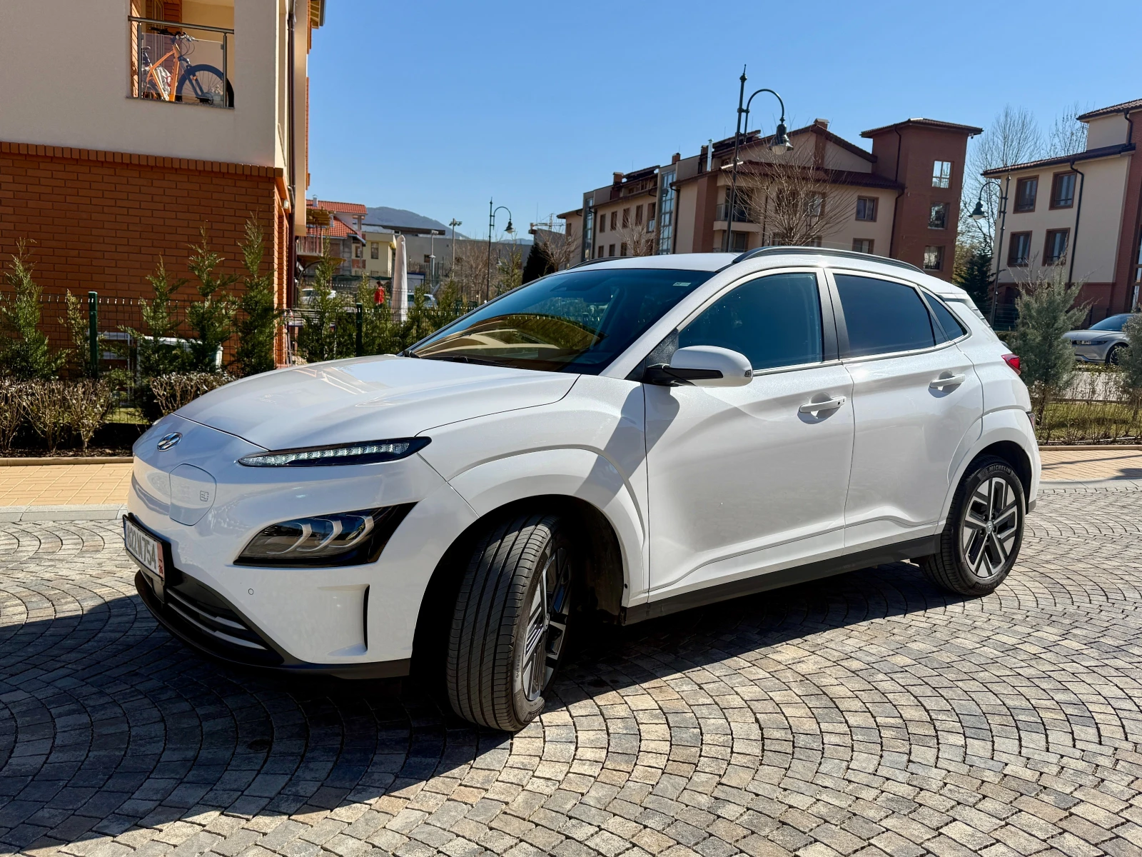 Hyundai Kona 42 kWh Trend гаранция, снимка 7 - Автомобили и джипове - 53743634
