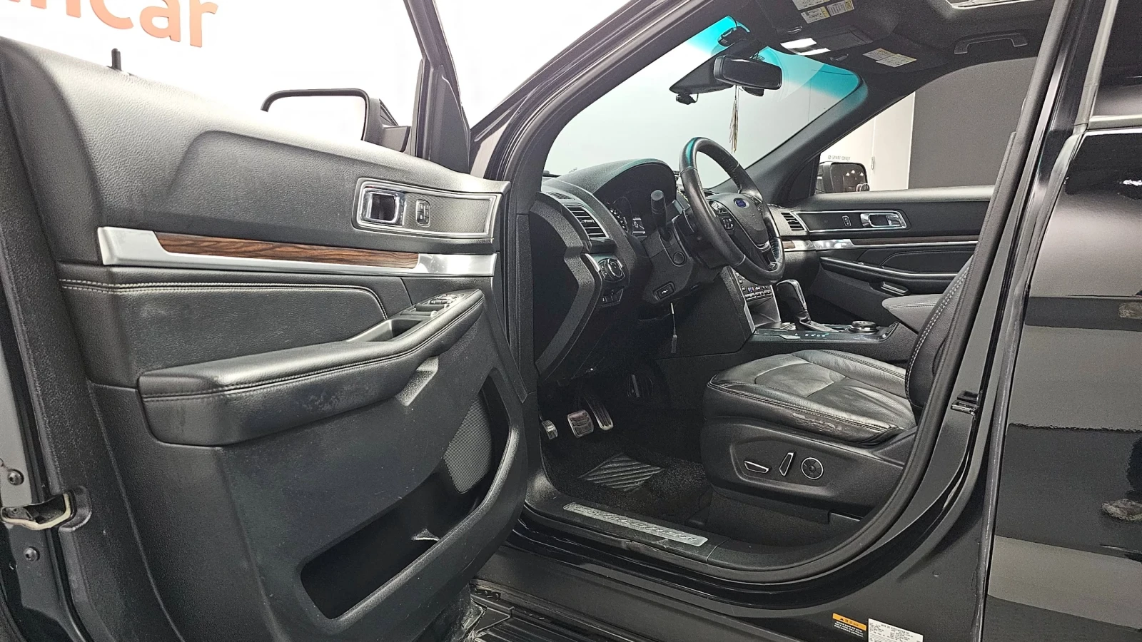 Ford Explorer * Limited * 4X4 * Масаж * Обдухване * 7 местен, снимка 2 - Автомобили и джипове - 54502651