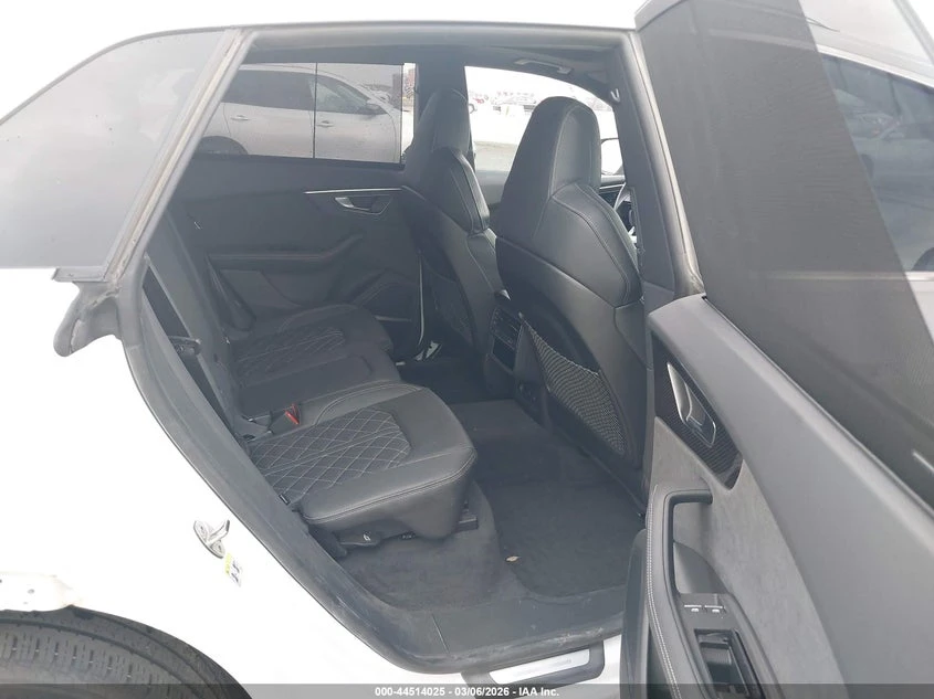 Audi SQ8 4.0l Premium Plus Tfsi Quattro Tiptronic, снимка 8 - Автомобили и джипове - 54518097