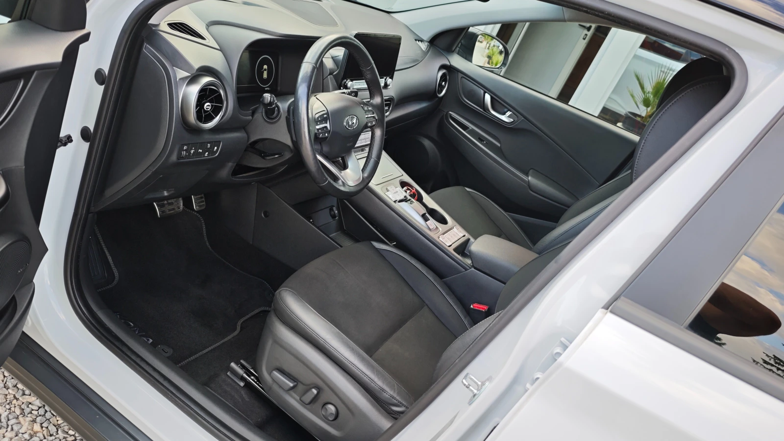 Hyundai Kona НАЛИЧЕН РУСЕ/ДАНЪЧЕН КРЕДИТ/СМЯНА НА ЦВЯТ 1000евро, снимка 15 - Автомобили и джипове - 55098987