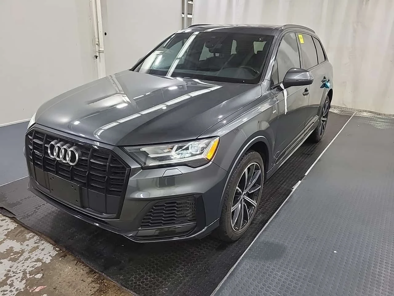 Audi Q7 * KOMFORT * CARFAX * Без инциденти * От VW * 