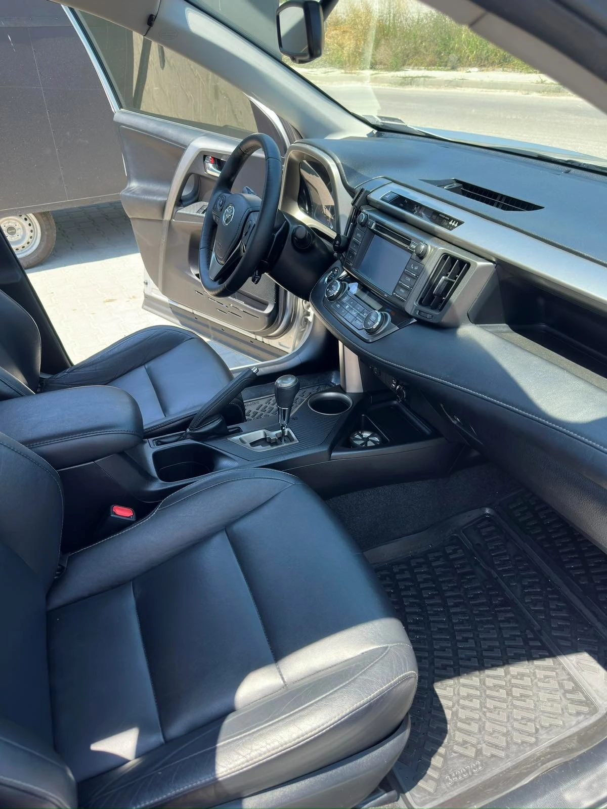 Toyota Rav4 Toyota Rav4 2.2 150k.c Automatic Executive  4WD, снимка 7 - Автомобили и джипове - 55839083