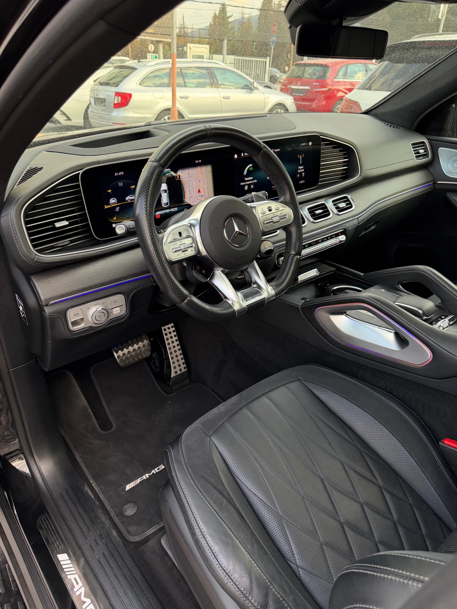Mercedes-Benz GLE 53 4MATIC Black paket Designo Manufaktur Масаж/Обдухване HUD, снимка 16 - Автомобили и джипове - 55906045