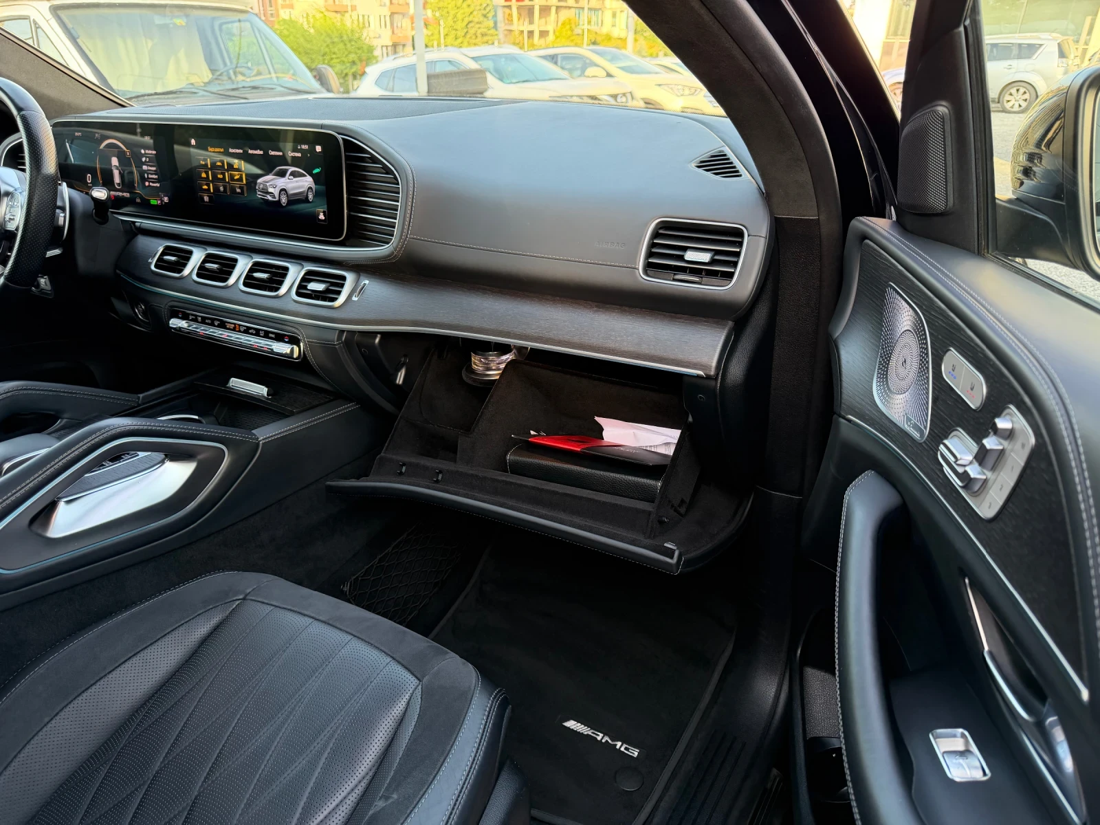 Mercedes-Benz GLE 53 4MATIC Black paket Designo Manufaktur Масаж/Обдухване HUD, снимка 10 - Автомобили и джипове - 55906045