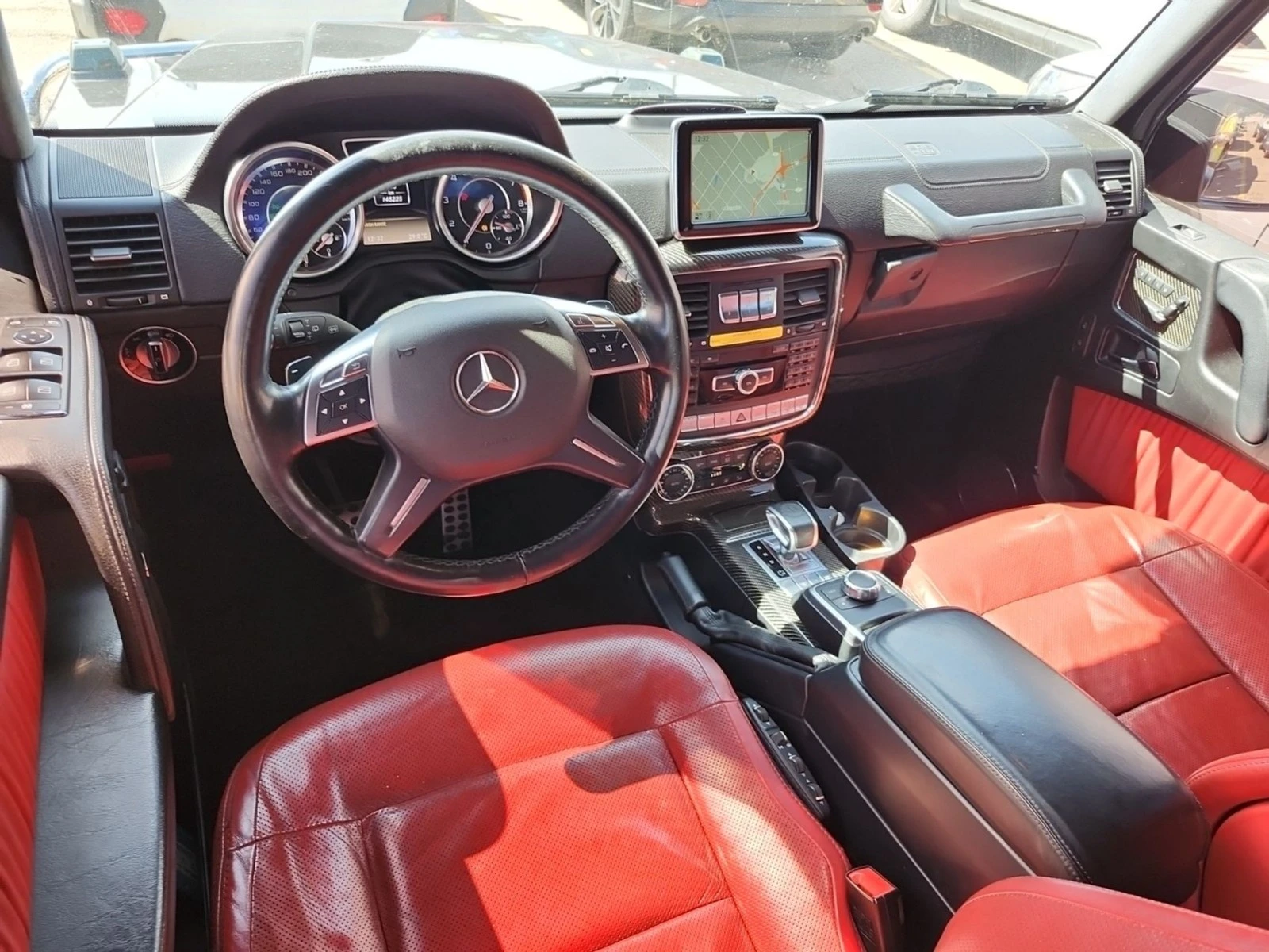 Mercedes-Benz G Designo Exclusive* Harman Kardon* Driving Assistan, снимка 6 - Автомобили и джипове - 56138900
