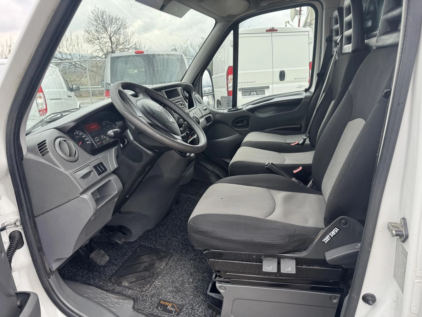 Iveco Daily Bкат, 165000км!!!КЛИМА, снимка 15 - Бусове и автобуси - 53998736