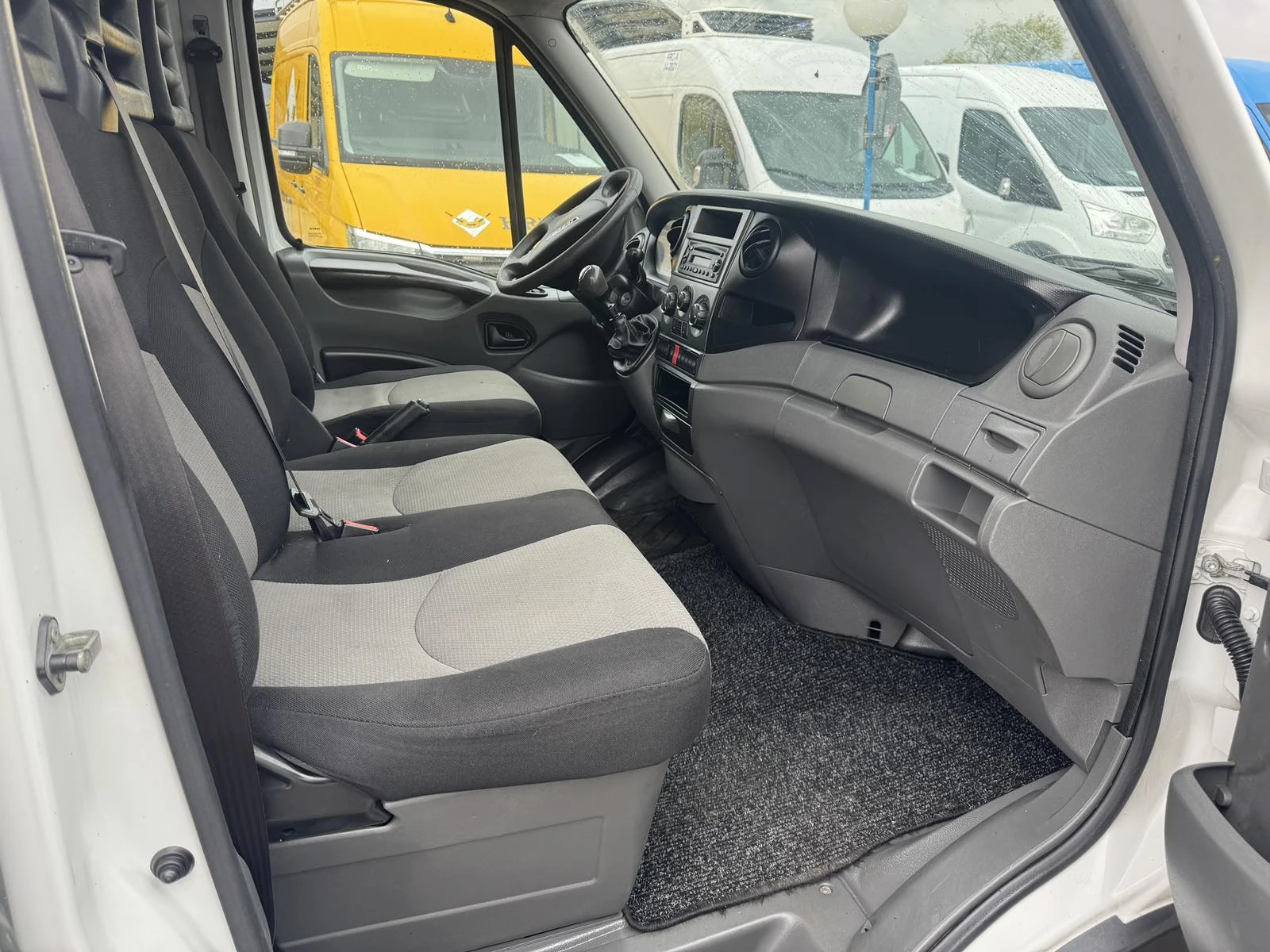 Iveco Daily Bкат, 165000км!!!КЛИМА, снимка 7 - Бусове и автобуси - 53998736