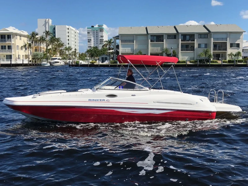 Моторна яхта Rinker 240 Captiva, снимка 1 - Воден транспорт - 46995979