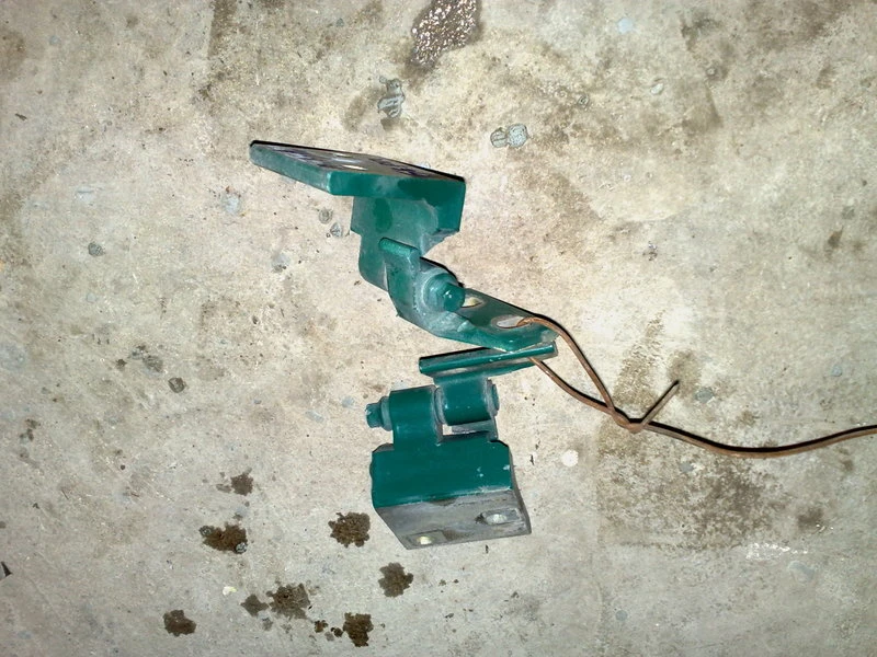 Панта врата горна и долна предна лява Ситроен Берлинго