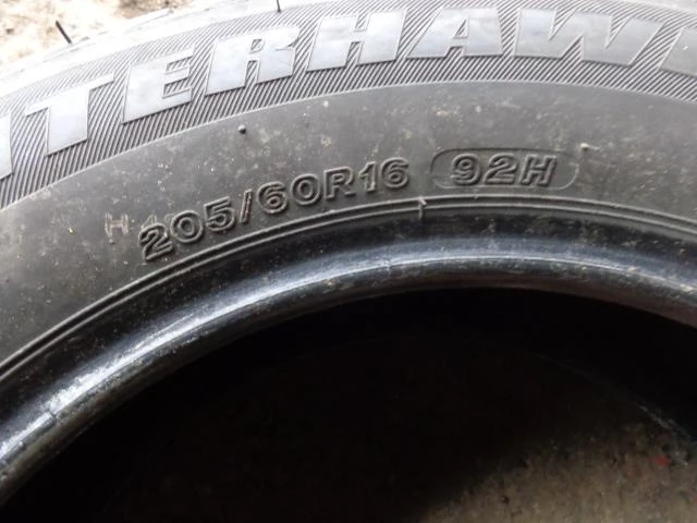 Гуми Зимни 205/60R16, снимка 6 - Гуми и джанти - 20313364