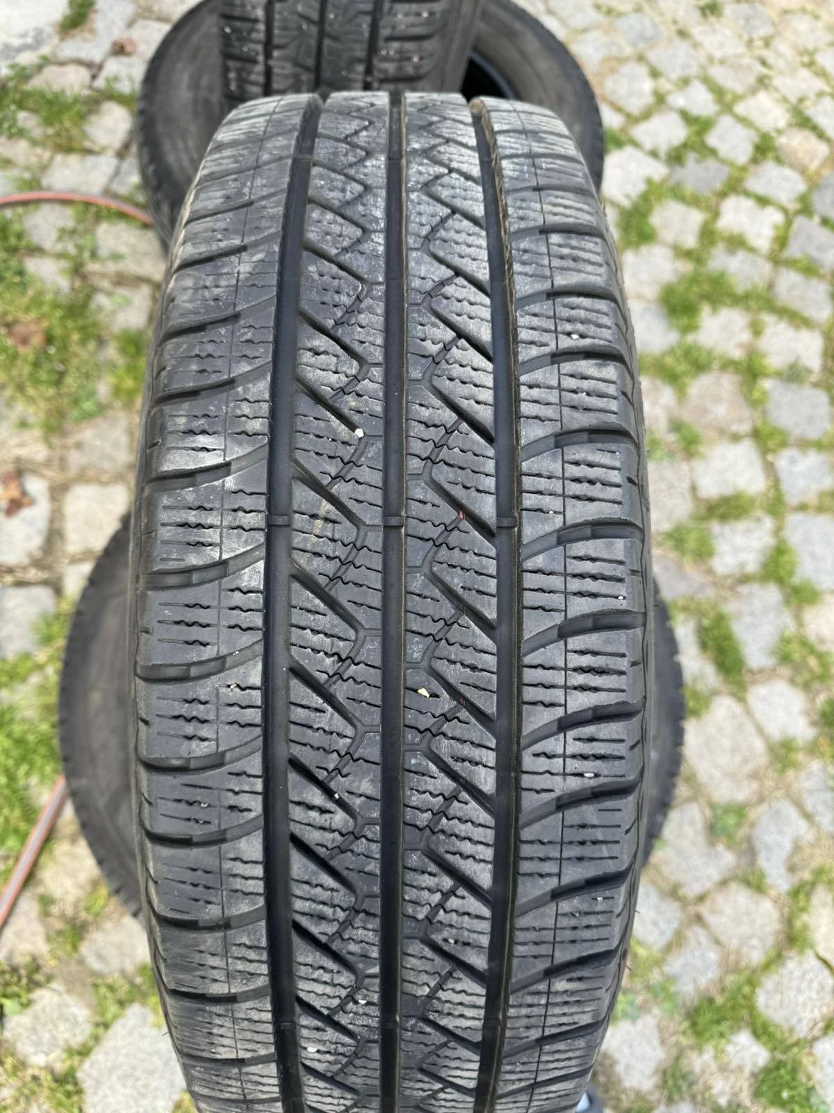 ���� 215/65R16 | Mobile.bg � ����������� 1