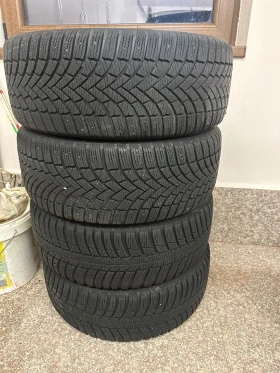 Гуми Зимни 225/45R17, снимка 1 - Гуми и джанти - 48092938