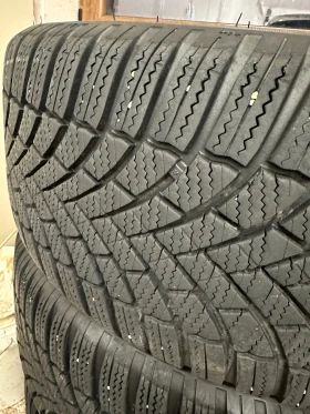 Гуми Зимни 225/45R17, снимка 2 - Гуми и джанти - 48092938