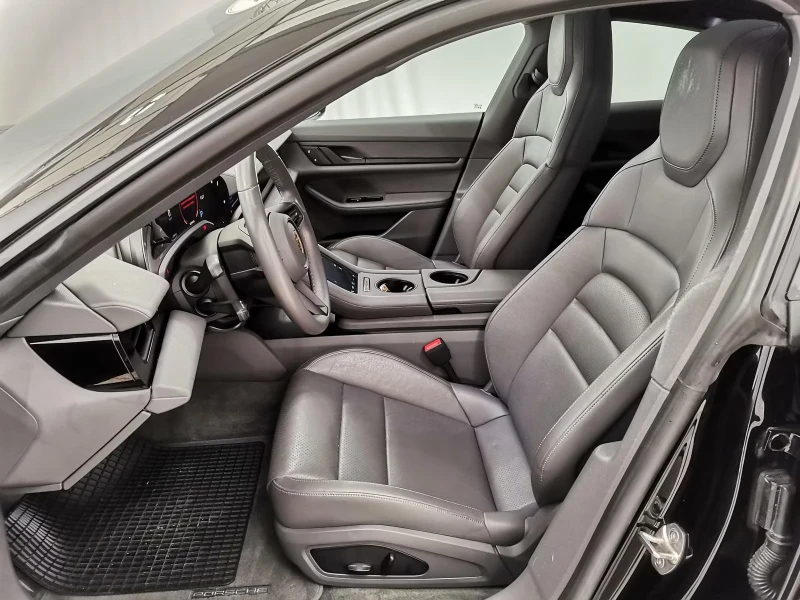 Porsche Taycan 408HP/NAVI/SOUND/PANO/CAM/AMBI/KLESS/681vpr, снимка 11 - Автомобили и джипове - 51050463