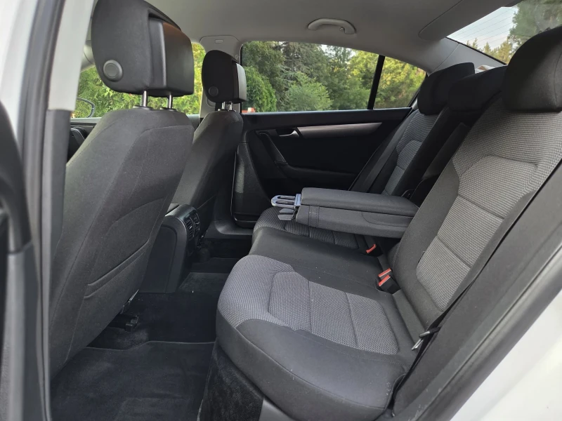 VW Passat 2.0TDI highline B7 автомат, снимка 9 - Автомобили и джипове - 52747528