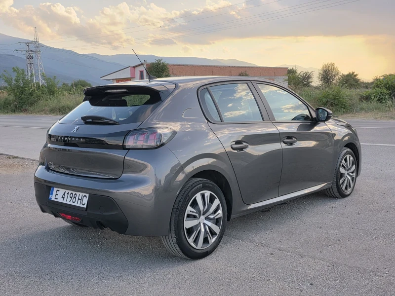 Peugeot 208 1.5HDI ALLURE LED, снимка 4 - Автомобили и джипове - 52069101