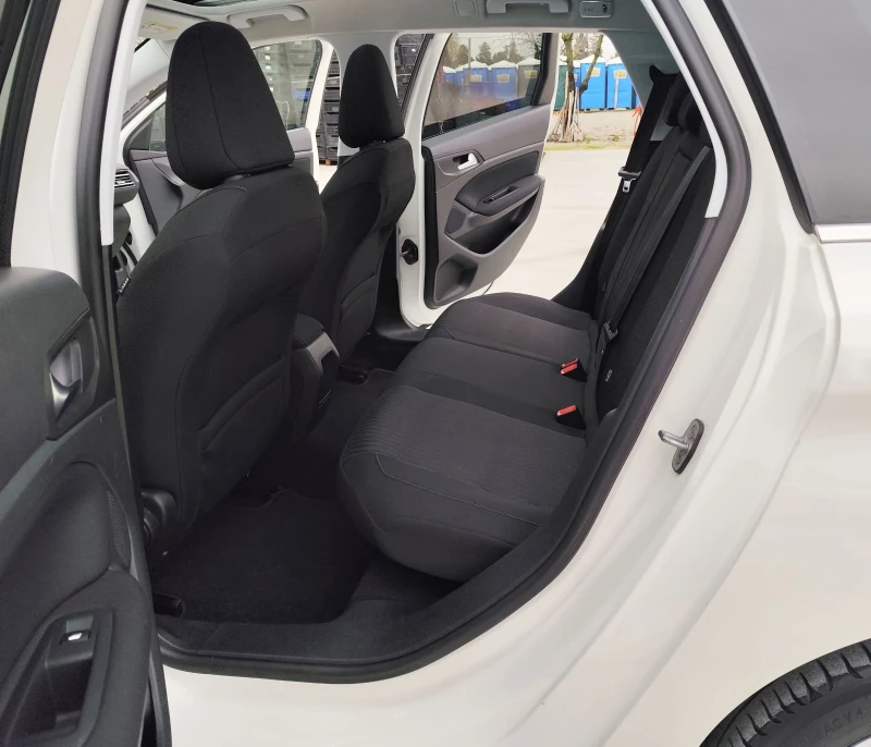 Peugeot 308 1.6HDI-LED-НАВИ-EURO-6, снимка 11 - Автомобили и джипове - 52792580